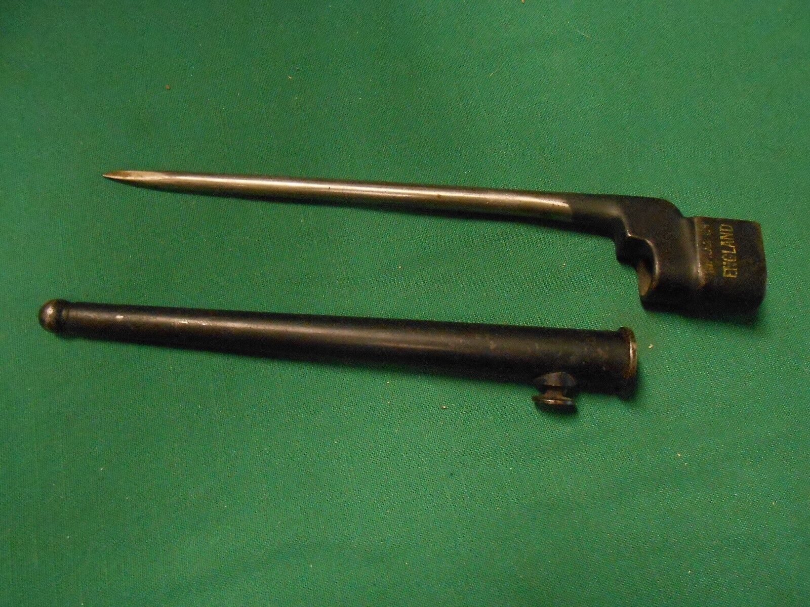 Primary image for Great Collectible Made in England WWII Steel Bayonet No.4MKII and Metal Sleeve