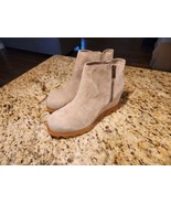 Women&#39;s Sorel Joan Of Arctic Wedge Zip Boot Taupe 10.5 - $99.85 CAD