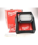 *Milwaukee 2366-20 M18 ROVER Dual Power Flood Light (Tool Only) - $2,187.48 MXN