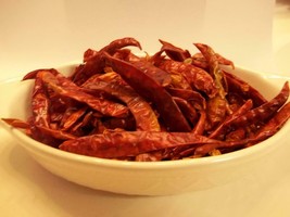 Cayenne Pepper, Whole Dried , .5 Oz 1/2 Ounce Delicious Fresh Spicy Dried Herb - £5.90 GBP