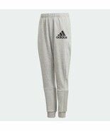 Adidas GJ6627  Badge Of Sport Kids Sweatpants Grey Small ( 9-10yrs ) - $2,054.48 MXN