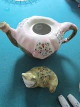 MAJOLICA TEAPOT CAT IN A WAIVED BASKET [*6B] - £97.78 GBP