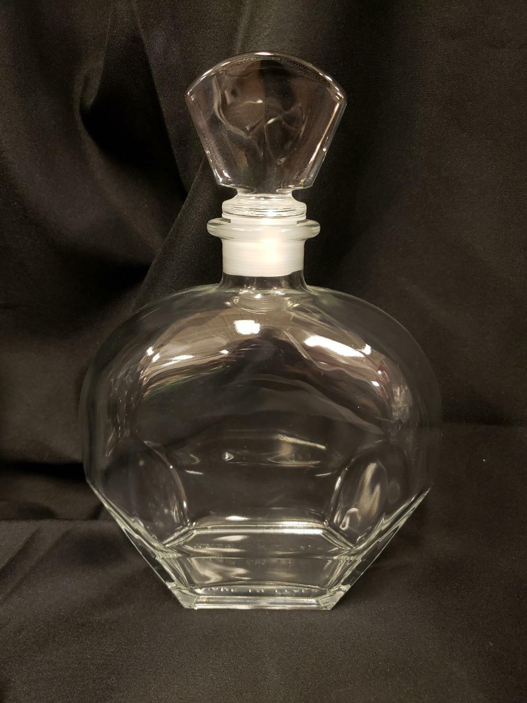 Primary image for Clear Glass Decanter Perfume Wine Whiskey Bottle with Stopper Made in Italy 9"