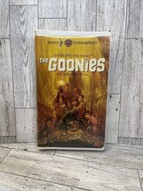 The Goonies Clamshell VHS. 1994 Warner Home Video - £4.72 GBP