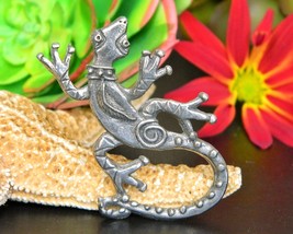 Lizard Gecko Tie Tack Lapel Pin Southwest Signed HF Pewter Figural - £15.94 GBP