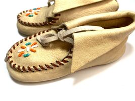 Vintage Child&#39;s Beaded Deerskin Moccasins Southwestern Unworn  - $728.45 MXN