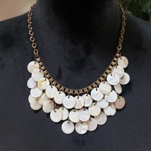 Womens Fashion Mother of Pearl Round Shell Gold Tone Bib Necklace Lobster Clasp - £21.54 GBP