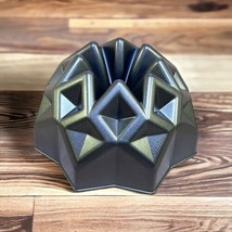 Wilton Dimensions Ultra Bake Diamond Star Bundt Cake Pan Nonstick Cast Aluminum - £25.78 GBP