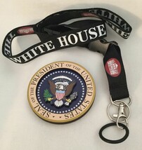 4 PRESIDENT =2 EAGLE SEAL MAGNET + 2 WHITE HOUSE LANYARD DEMOCRAT REPUBL... - $373.35 MXN