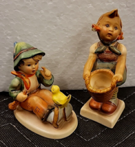 Pair of Vintage Hummel Figures Little Helper + Singing Lesson TMK2 AS IS - £8.98 GBP