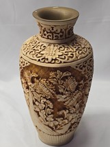 Vintage 9&quot; Oriental Carved Resin Vase Jug Bottle Urn With Brass Top And ... - €11,99 EUR