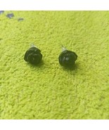 Black risen rose stud earrings - €6,22 EUR