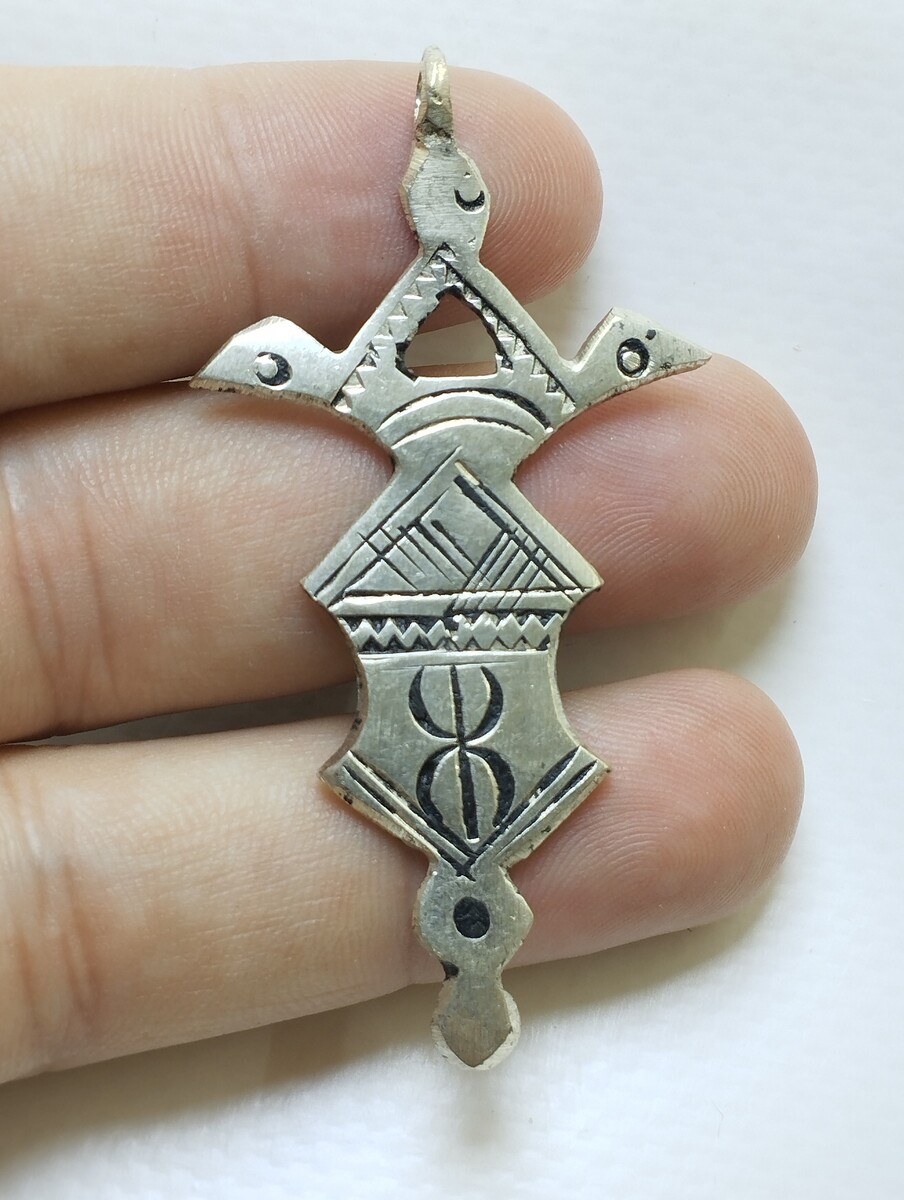 Tuareg Cross Pendant – Handmade Silver Tribal Berber Amulet from Morocco Item image 6