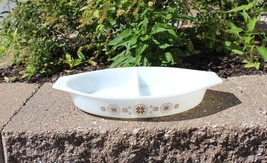Pyrex Town &amp; Country  1-1/2 Quart Divided Serving Dish White Brown - NO ... - $12.99