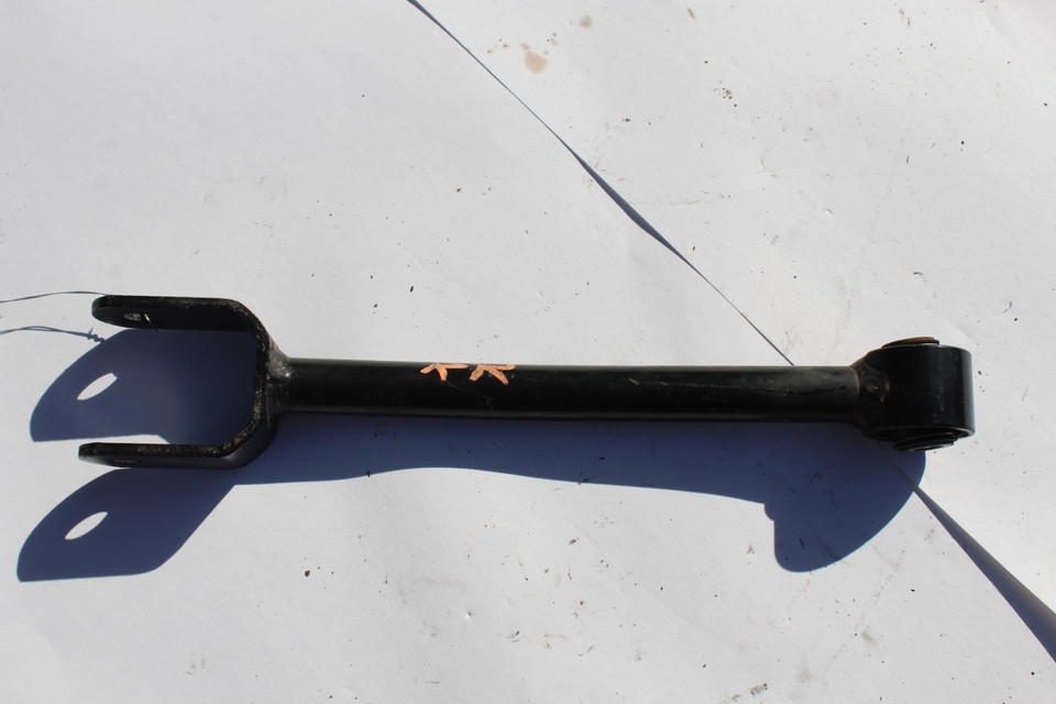 2011-2014 CHRYSLER 200 REAR RIGHT UPPER SUSPENSION CONTROL ARM  C977 - $35.20