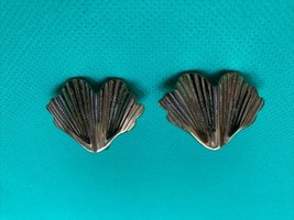Vintage Unbranded Gold Tone Shell Earrings Beach Ocean Estate Jewelry KG - $9.89
