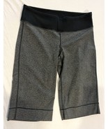 Lululemon Women’s Thigh Length Gray Shorts  Size Small - $716.20 MXN