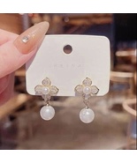 Flower Pearl Drop Dangle Earrings for Women - £7.88 GBP