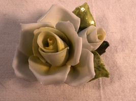 Capodimonte Small White Rose Figurine - £7.91 GBP