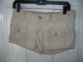 American Eagle Khaki Short Shorts Size 2 Women's EUC - $18.90