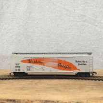 Unbranded HO Scale Western Pacific 20802 Horn Coupler Box Freight Car - £10.48 GBP
