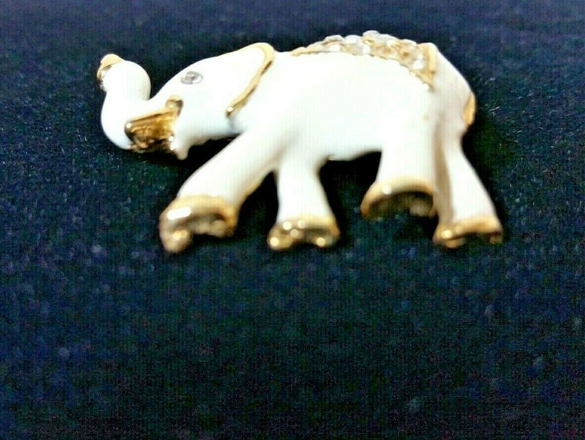 Unbranded Vintage Gold Tone Elephant White Enamel Rhinestone Figural Brooch Pin  Item image 7