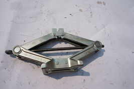 2003-2004 INFINITI G35 SEDAN EMERGENCY CAR JACK OEM image 6