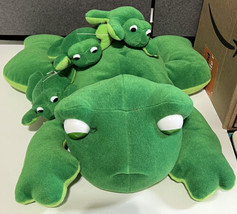 Russ Berrie 2956 plush stuffed animal collectible Frog figure 17&quot; Mom w 3 babies - £23.64 GBP