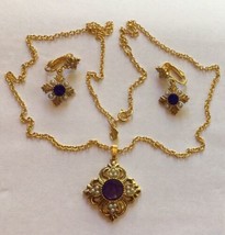 AVON Vintage Viennese 1976 Necklace Clip Earrings Lapis Pearls Antique Gold BOOK - £23.91 GBP