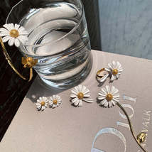 UILZ 4 Piece/Set Korean New Design Jewelry Elegant White Daisy Paint Pendant All - £2.35 GBP+