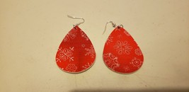 Faux Leather Dangle Earrings (New) White Snowflakes On Red #33 - £4.40 GBP