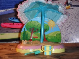 Fisher Price Loving Family Dollhouse Blue Umbrella &amp; Sand Box Shovel Bucket Lot - £13.19 GBP