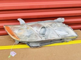 ⭐️ 2007 2008 2009 TOYOTA CAMRY FRONT RIGHT OEM HEADLIGHT ALL TABS - $60.00