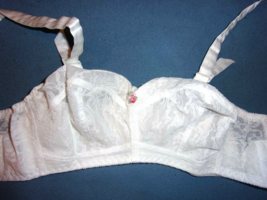 30FF NIB VTG Sculptress all Lace Soft Cup Full Coverage Wire Free Bullet Bra - £15.17 GBP