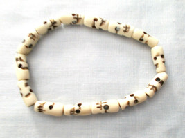 Carved Skull Beads Antique Color Bison Bone Bead Stretch Bracelet 8 Inch Unisex - £7.89 GBP