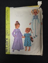 McCalls Sewing Pattern # 2621 Girls 1970s Bathrobe Nightgowm Size 10 Vin... - $186.77 MXN