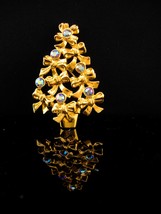 Vintage Christmas Tree brooch / Signed avon pin / Christmas gift for her / decem - £43.26 GBP