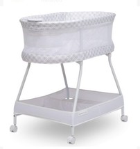 Delta Children Sweet Dreams Bassinet with Airflow Mesh - Gray Infinity - £56.88 GBP