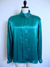 Vinatag 80s Emerald Green Liquid Satin Blouse 16 L Pleated Stand Up Coll... - £21.95 GBP