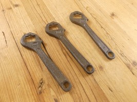 3 Hand Held Bottle Openers Cast Iron Wrench Beer Pop Soda Bar Resell Lot... - €21,39 EUR