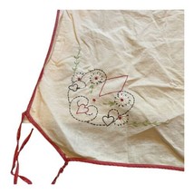 Hearts Daisies Spring Tie On Small Table Cloth Embroidered Vintage Tea 30”x28 - £25.77 GBP