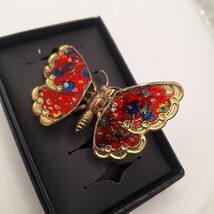 Vintage Enamel spring colors and gold tone moving wing Butterfly Brooch - $16.20