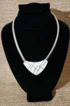 Trifari TM Necklace Vintage Cream Enamel Omega Collar Circa 1980-1999 - £33.98 GBP