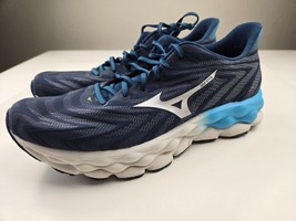Mizuno Men&#39;s Wave Sky 8 Running Shoe, size 11.5 - $1,836.18 MXN