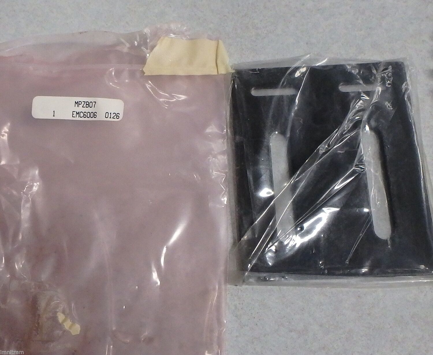 Pepperl &amp; Fuchs MPZB07  Sensor Bracket  new - $7.98