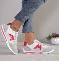 Women’s Running Shoe White Sz 8.5  Activewear Sneaker - £18.64 GBP