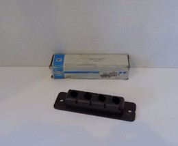 Thermo King 99-8322 Lamp Housing NOS - $188.27 MXN