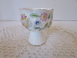 MINTON TAPER CANDLESTICK HOLDER HADDON HALL FINE BONE CHINA ENGLAND 3.25&quot;H  - $148.32 MXN