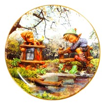 M.I. Hummel Calendar Plate Collection April Signs of Spring The Danbury ... - £8.88 GBP