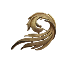 Vintage Crown Trifari Swirl Leaf Brushed Gold Tone Pin Brooch Signed Mod Classic - £13.44 GBP